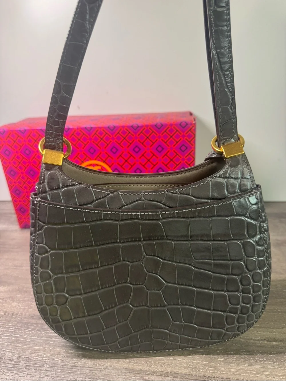 Tory Burch silhouette sized